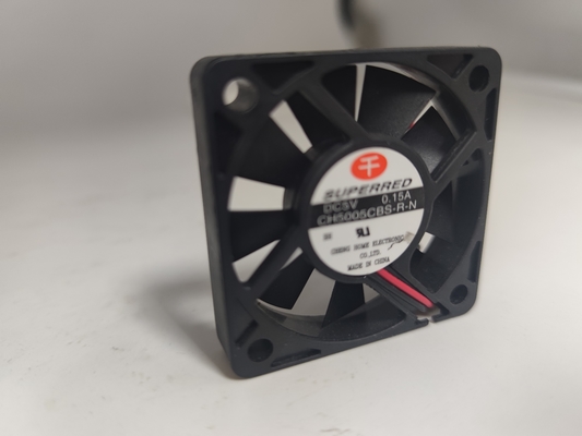 Daha iyi kontrol için isteğe bağlı sinyal çıkışı ile yüksek performanslı 12V DC soğutma fanı
